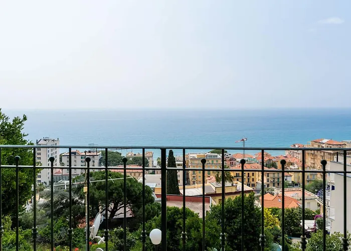 Belvedere Blu By Interhome شقة ألاسيو